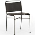 Krzes o z oparciem o klasycznym wykonczeniu z wywazonymi proporcjami w odcieniu czerni